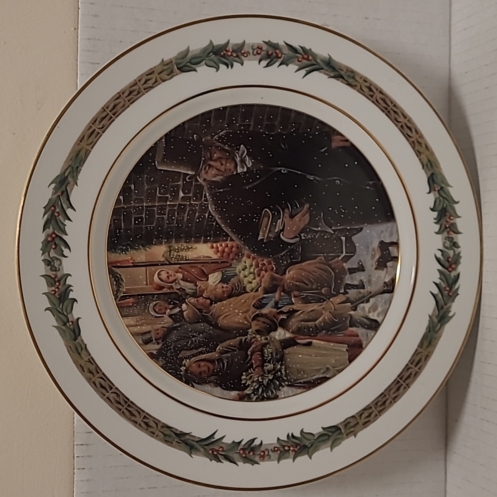Dept 56 "Bah!" Said Scrooge, "Humbug" Plate